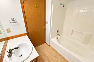 911 NW Leisure Ln, Bremerton, WA 98311 - Photo 15