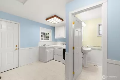 10231 41st Avenue SW, Seattle, WA 98146 - Photo 15