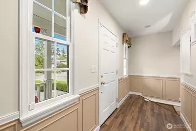 10231 41st Avenue SW, Seattle, WA 98146 - Photo 5