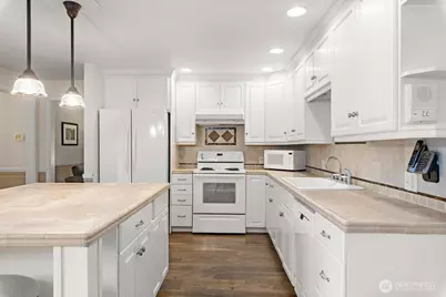 10231 41st Avenue SW, Seattle, WA 98146 - Photo 9