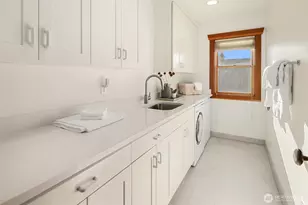 2422 NW 58th St, Seattle, WA 98107 - Photo 23