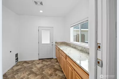 410 E Scott Street, Aberdeen, WA 98520 - Photo 21