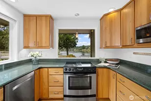 1804 Eagle Hbr Ln NE, Bainbridge Island, WA 98110 - Photo 15