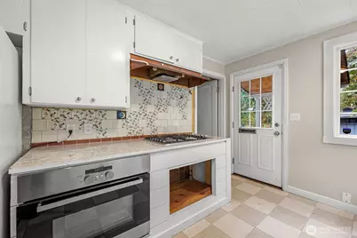 8 W Fulton Street, Seattle, WA 98119 - Photo 11
