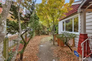 8 W Fulton St, Seattle, WA 98119 - Photo 5