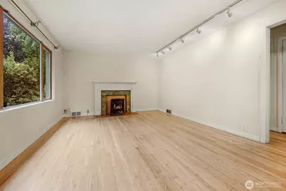8 W Fulton Street, Seattle, WA 98119 - Photo 7
