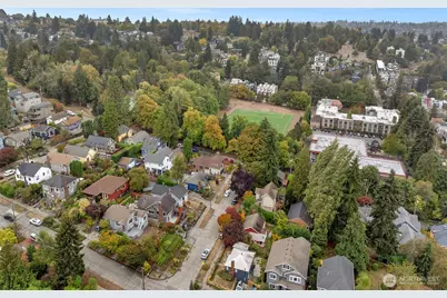 8 W Fulton Street, Seattle, WA 98119 - Photo 29