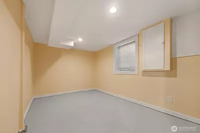 8 W Fulton Street, Seattle, WA 98119 - Photo 17