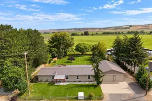 2207 W Parks Ln, Othello, WA 99344 - Photo 1
