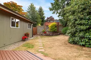 9626 Laurel Ln, Edmonds, WA 98020 - Photo 27