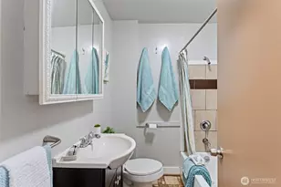 2307 E Columbia St, Seattle, WA 98122 - Photo 11