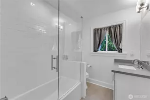 250 NE 50th St, Seattle, WA 98105 - Photo 25