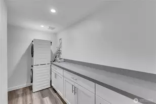 250 NE 50th St, Seattle, WA 98105 - Photo 37