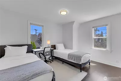 250 NE 50th Street, Seattle, WA 98105 - Photo 23