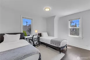 250 NE 50th St, Seattle, WA 98105 - Photo 23