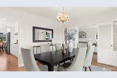 2527 Westmont Way W, Seattle, WA 98199 - Photo 7