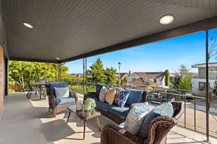 2527 Westmont Way W, Seattle, WA 98199 - Photo 25