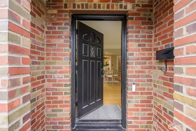 319 Smith Place, Seattle, WA 98109 - Photo 3