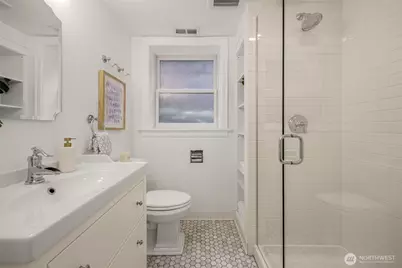 319 Smith Place, Seattle, WA 98109 - Photo 25