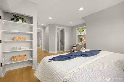 319 Smith Place, Seattle, WA 98109 - Photo 15