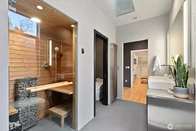 1549 Magnolia Way W, Seattle, WA 98199 - Photo 17