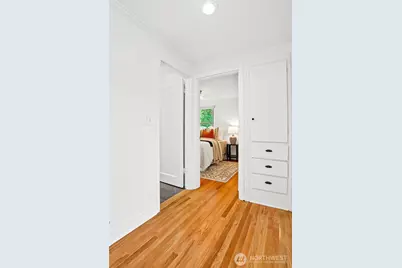 3243 22nd Avenue W, Seattle, WA 98199 - Photo 15