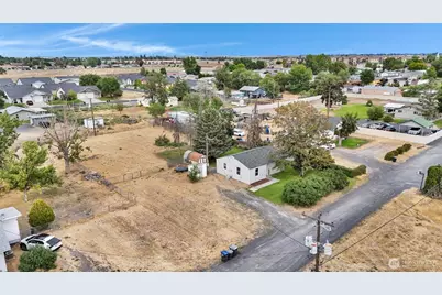 1212 W Concord Avenue, Moses Lake, WA 98837 - Photo 3