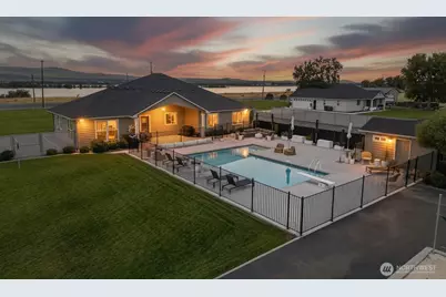 2477 Hanson Loop, Burbank, WA 99323 - Photo 1