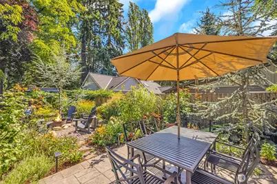 14332 Phinney Avenue N, Seattle, WA 98133 - Photo 27