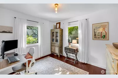 14332 Phinney Avenue N, Seattle, WA 98133 - Photo 13