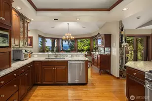 5902 172nd Pl SE, Bellevue, WA 98006 - Photo 9