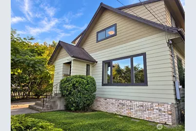1921 41st Avenue SW, Seattle, WA 98116 - Photo 3