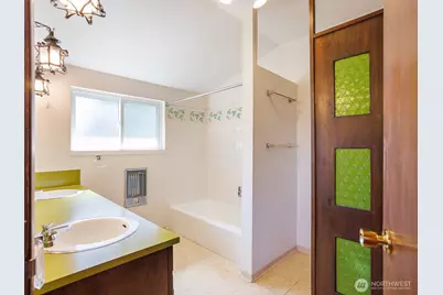 1921 41st Avenue SW, Seattle, WA 98116 - Photo 31
