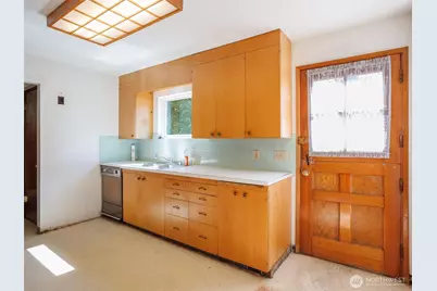 1921 41st Avenue SW, Seattle, WA 98116 - Photo 21