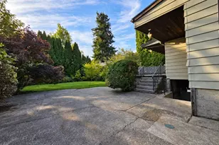 1921 41st Ave SW, Seattle, WA 98116 - Photo 7