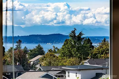 5953 California Avenue SW #2C, Seattle, WA 98136 - Photo 3