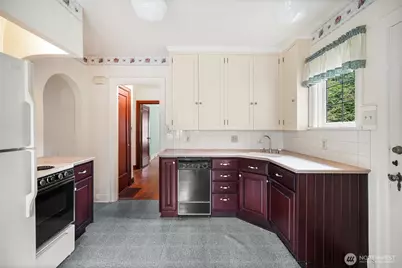 9917 NE 190th Street, Bothell, WA 98011 - Photo 3