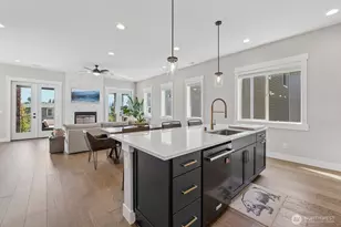 7504 S 129th Pl, Seattle, WA 98178 - Photo 11