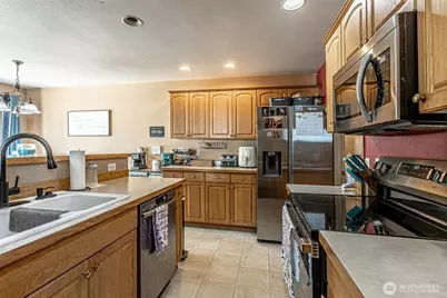 10710 185th Avenue E, Bonney Lake, WA 98391 - Photo 11