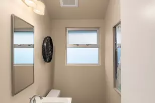 5930 Wilson Ave S, Seattle, WA 98118 - Photo 21
