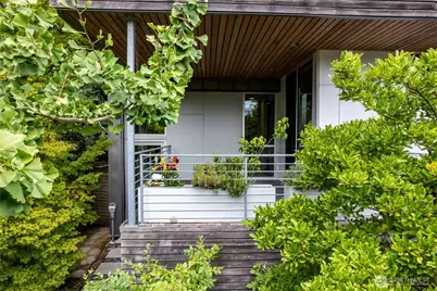 2112 N 46th Street, Seattle, WA 98103 - Photo 17