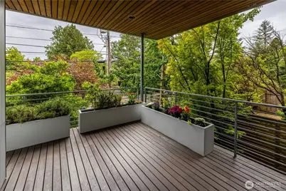 2112 N 46th Street, Seattle, WA 98103 - Photo 15