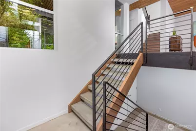2112 N 46th Street, Seattle, WA 98103 - Photo 5