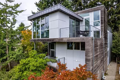 2112 N 46th Street, Seattle, WA 98103 - Photo 3