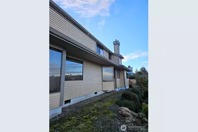 61 Leschi Drive SW, Steilacoom, WA 98388 - Photo 3