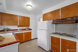 5711 38th Ave NE, Seattle, WA 98105 - Photo 11