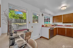 5711 38th Ave NE, Seattle, WA 98105 - Photo 15