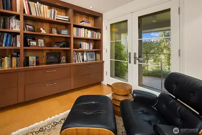 1065 Summit Avenue E, Seattle, WA 98102 - Photo 21