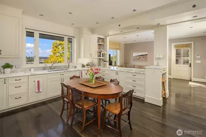 1065 Summit Avenue E, Seattle, WA 98102 - Photo 9