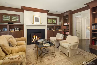 1065 Summit Avenue E, Seattle, WA 98102 - Photo 3